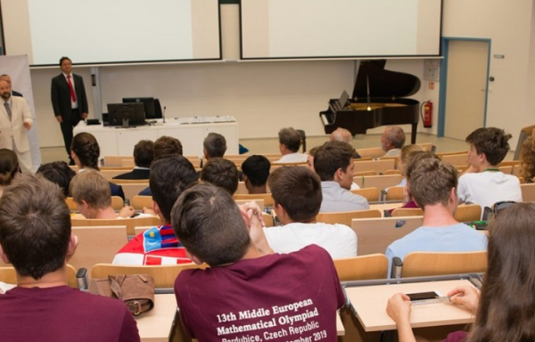 Pardubice hostily nejlepší mladé matematiky ze střední Evropy