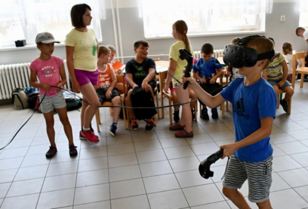 Sport v čase i s pomocí virtuální reality na příměstském táboře v Rybitví